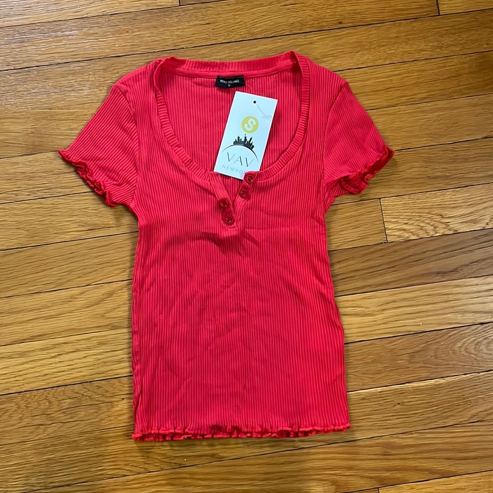 Scarlet red short sleeve shirt